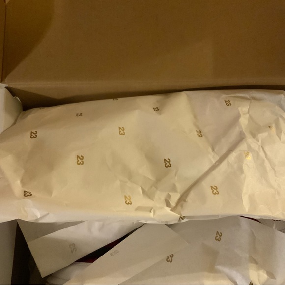 Air Jordan New in Box White Burgundy Red MID Women 6.5 LOOK!!! - Picture 9 of 10